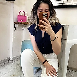 QUZU ÖNDEN DÜĞMELİ YANDAN FERMUARLI BLUZ LACİVERT RENK S/M/L BEDEN