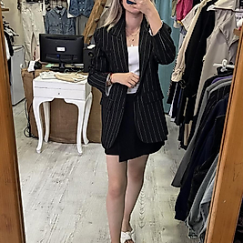 Siyah çizgili ceket